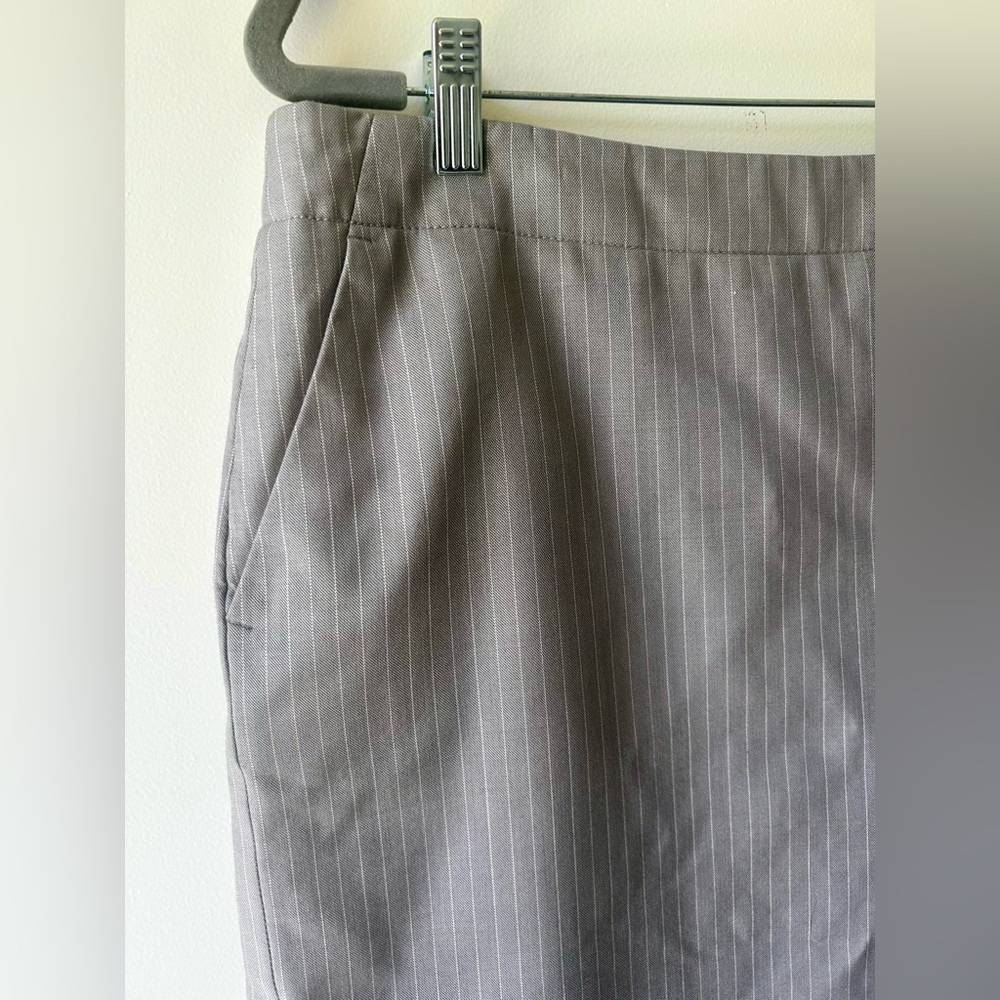 Banana Republic Gray Pinstripe Pencil Skirt - Picture 11 of 13